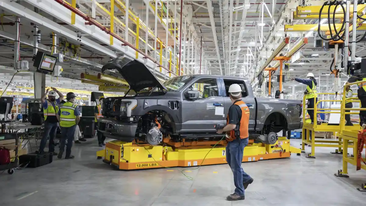 Foto - Versi Pra-Produksi Ford F-150 Siap Diuji.