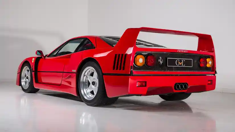 Foto - Ferrari F40 Tahun 1991 Bekas Eric Clapton Dijual RP 15 Miliar!