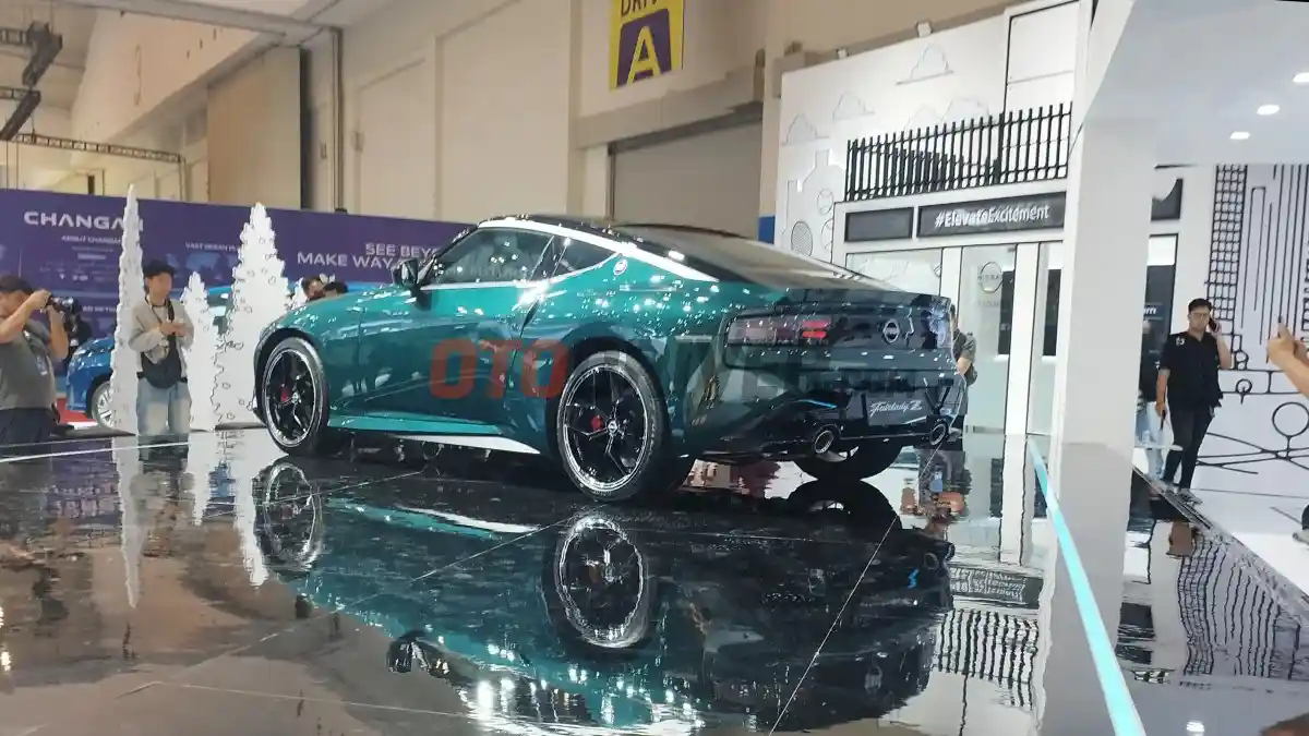 Foto - Nissan Fairlady Z24 Dapat Upgrade Dengan Sentuhan Leluhur. Indonesia Jadi Negara Pertama di ASEAN Yang Disapa