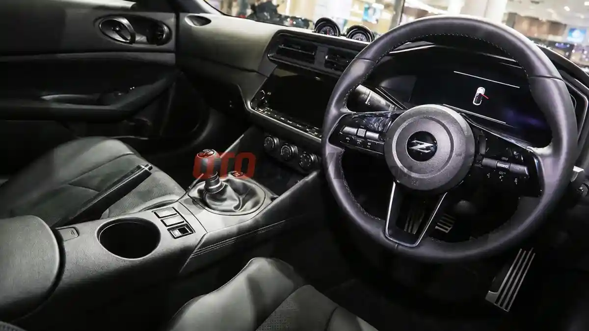 Foto - Nissan Fairlady Z24 Dapat Upgrade Dengan Sentuhan Leluhur. Indonesia Jadi Negara Pertama di ASEAN Yang Disapa