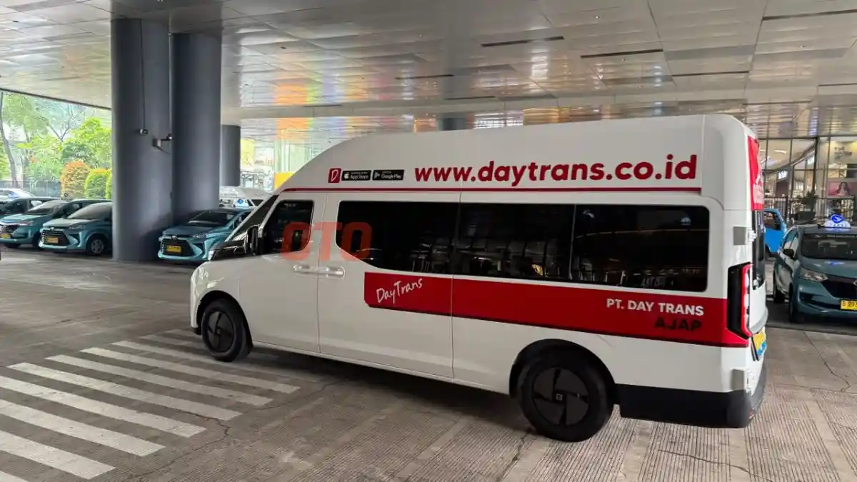 Foto - Day Trans Tambah Farizon SV untuk Rute Jakarta-Semarang dan Jakarta-Cilegon