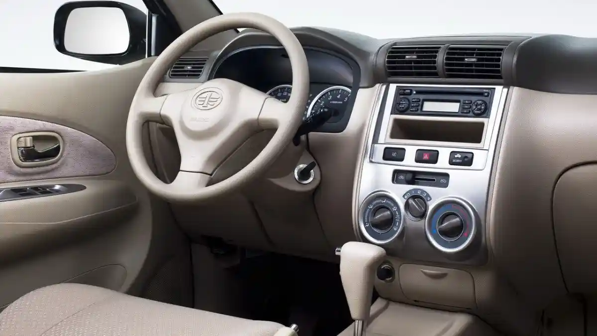 Foto - Bukan Jiplakan, Inilah Toyota Avanza Versi Tiongkok!