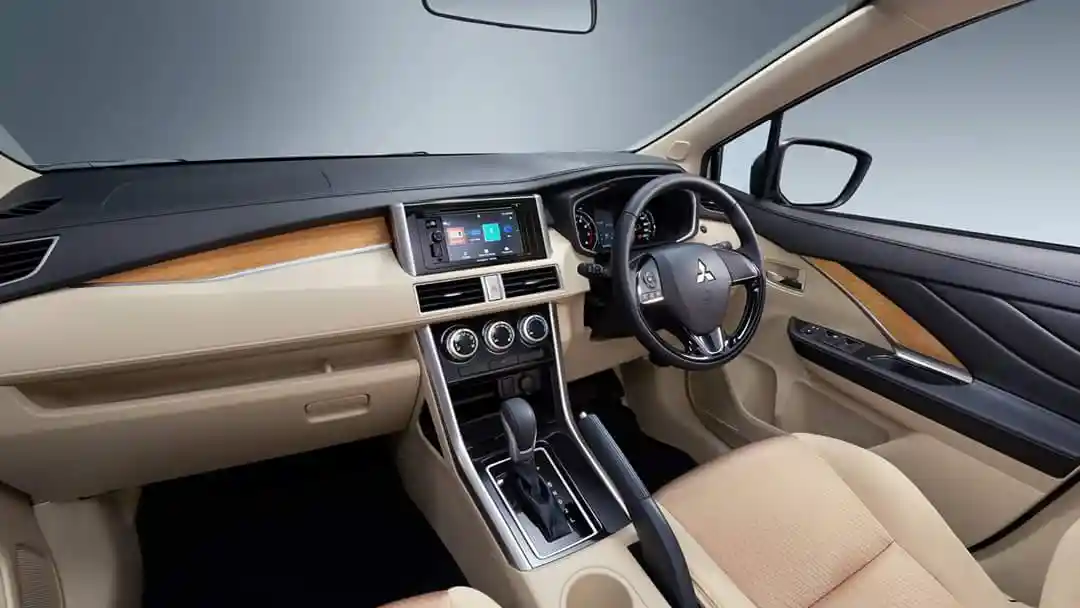 Foto - Mitsubishi Terdeteksi Tambah Varian Baru Untuk Xpander