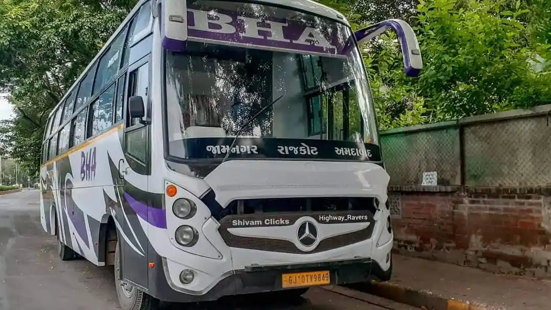 Foto - Duh, Livery Bus Indonesia Dicontek Lagi di Luar Negeri