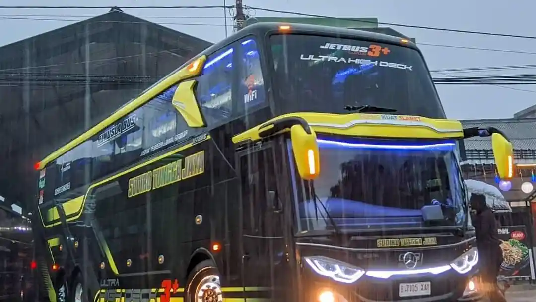 Bus - Baru Mulai Berdinas, Bus UHD PO Sudiro Tungga Jaya Sudah 'Terluka'