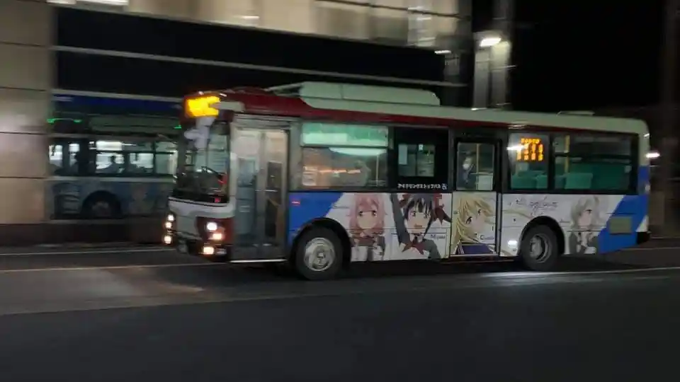 Bus - Tengok Uniknya Bus Dengan Livery Anime Di Jepang