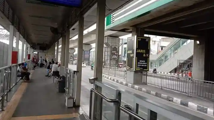 Foto - Menjajal Layanan Transjakarta Non-koridor Terintegrasi, Senyaman Apa?