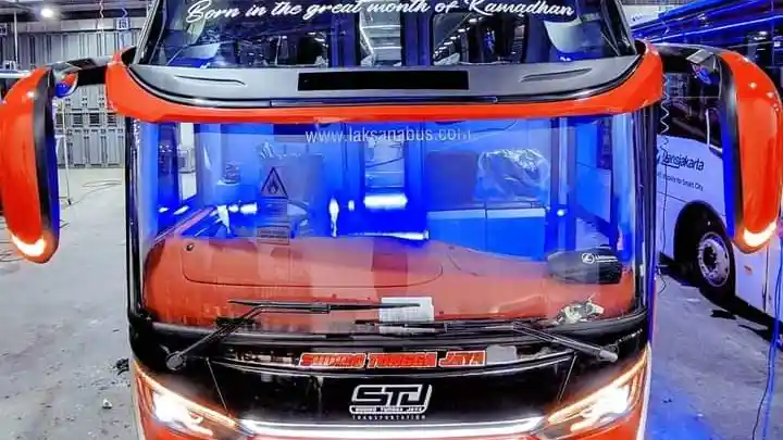 Foto - PO Sudiro Tungga Jaya Punya Bus Baru, Berjuluk Samoa