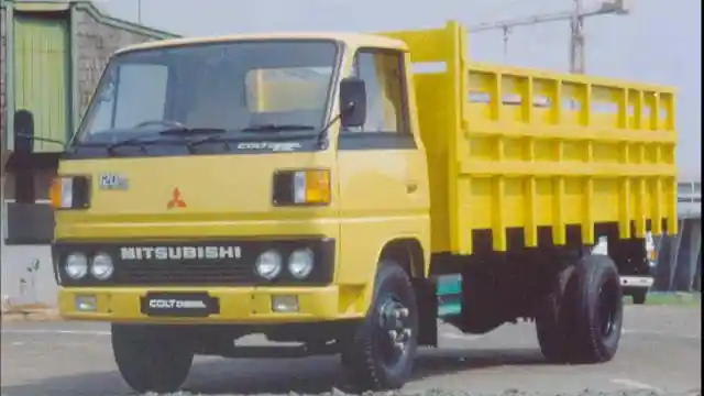 Truk - Generasi IV Mitsubishi Canter, Pelopor Pengguna Seragam Kuning Pada Colt Diesel