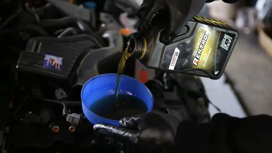 Foto - Tak Sekedar Melumasi, Oli Federal Mobil Ternyata Mampu Membuat Lebih Hemat BBM