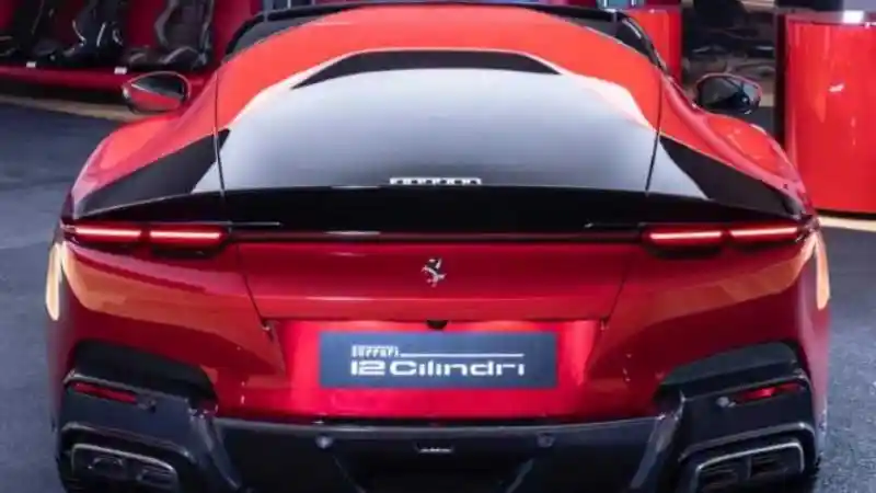 Foto - Konsep Desain Ferrari 12Cilindri Terinspirasi Dari Pesawat Jet 