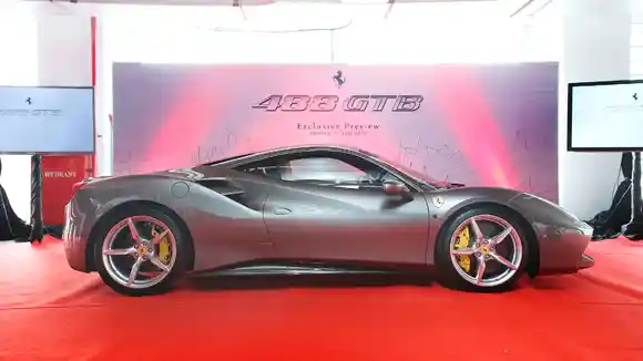 Berita - Ferrari Indonesia Tak Terpengaruh Hadirnya Koenigsegg dan Bugatti