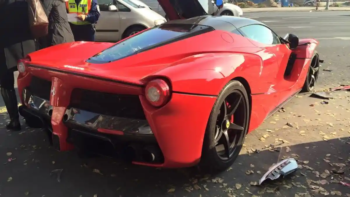 Foto - LaFerrari Hancur Akibat Sopir Ugal-Ugalan