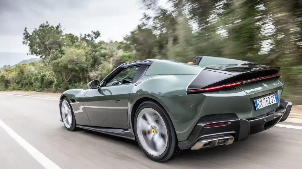 Foto - First Drive Ferrari 12Cilindri Spider : Sensasi Sportscar Atap Terbuka Tanpa Mengorbankan Kenyamanan