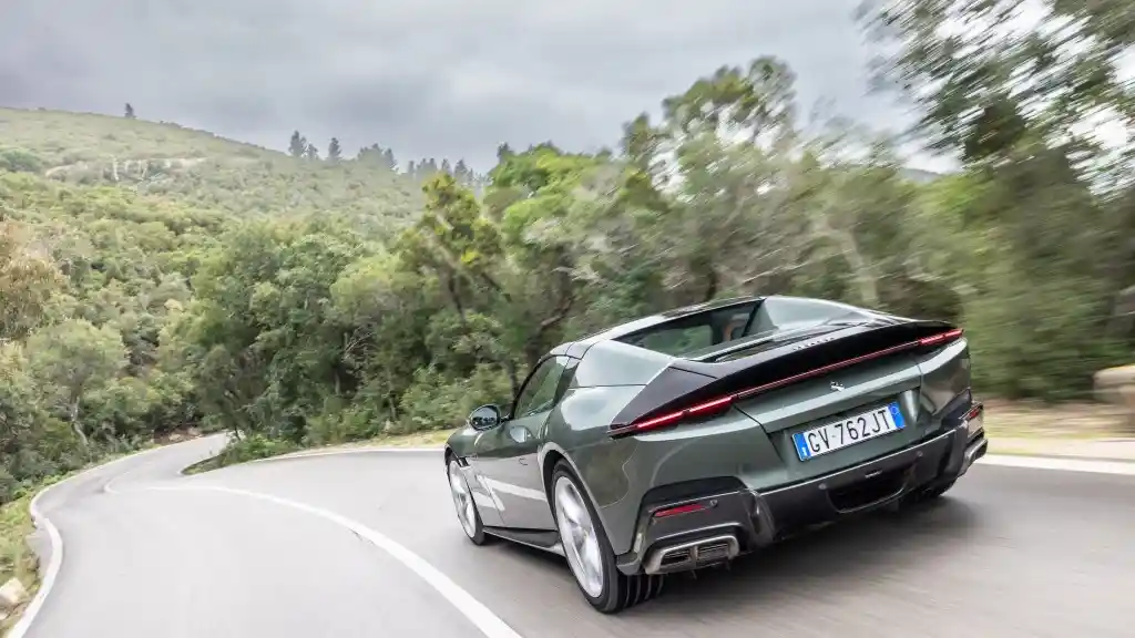 Foto - First Drive Ferrari 12Cilindri Spider : Sensasi Sportscar Atap Terbuka Tanpa Mengorbankan Kenyamanan