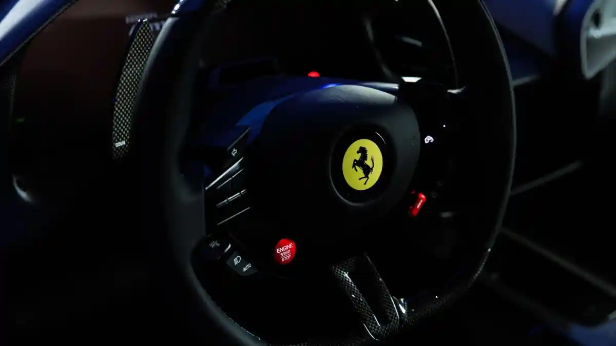 Foto - Sejumlah Teknologi Baru Ferrari Amalfi Dibandingkan Roma