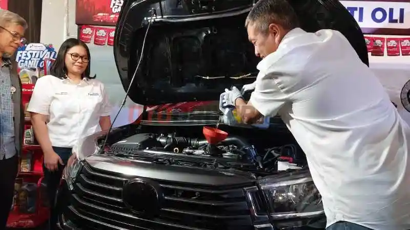 Berita - Wajibkah Mengganti Oli Mobil Sebelum Roadtrip?