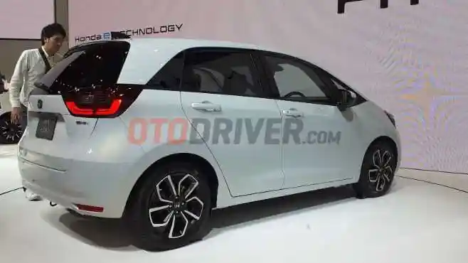 Berita - Kenapa Jazz Model Baru Desainnya Membulat?