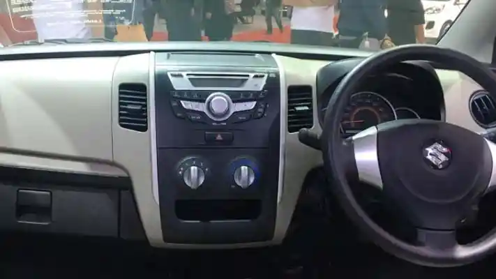 Foto - Kupas Tuntas Fitur Entertainment 5 LCGC