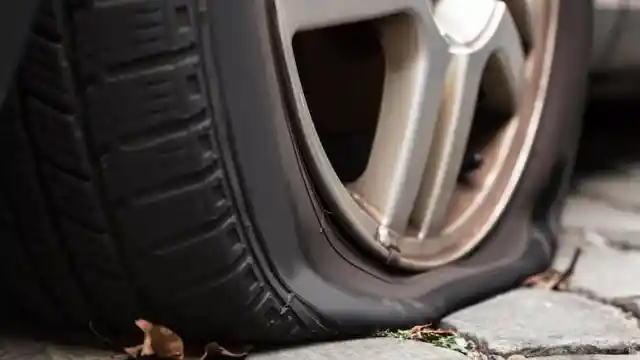 Tips - Ban Bocor Di Bagian Dinding Bisa Ditambal?