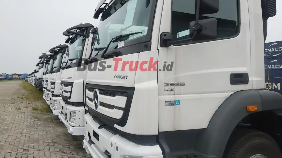 Foto - Kecelakaan Truk Ciawi : Darurat Operasional Truk Di Indonesia!