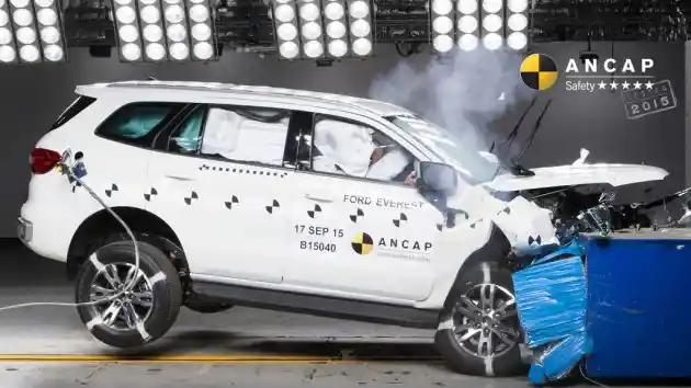 Crash Test - VIDEO : Hasil Crash Test Ford Everest Terbaru.
