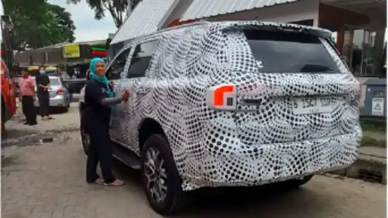 Foto - SPY SHOT: Ford Everest Generasi Terbaru Di Jalanan Indonesia