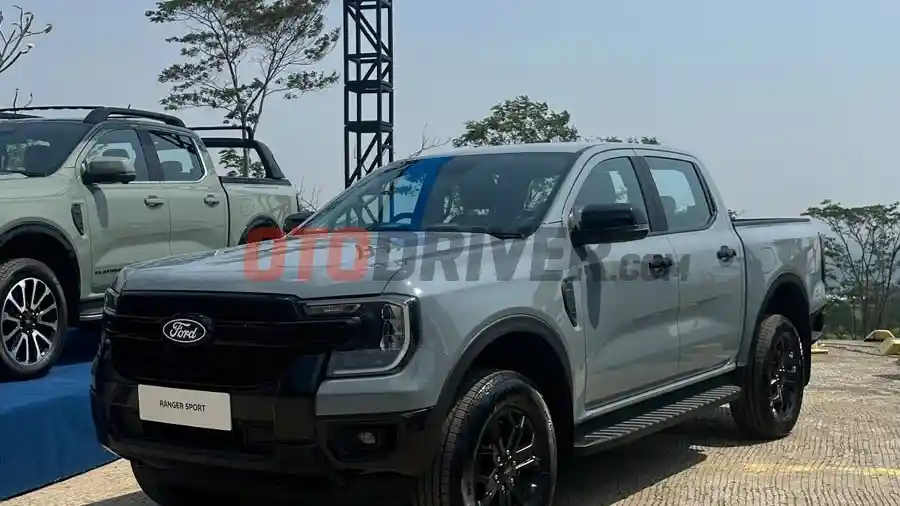 Foto - Ford Indonesia Luncurkan New Everest Platinum dan Ranger Series 2026, Andalkan Mesin V6 Turbo Diesel