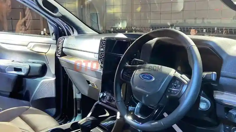 Foto - All New Ford Ranger Meluncur, Varian Raptor Tembus Rp 1,103 Miliar