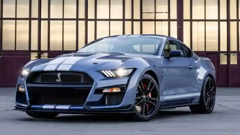 Foto - Melihat Spesifikasi Ford Shelby GT500 Heritage Edition Yang Terjual Rp 15 Miliar
