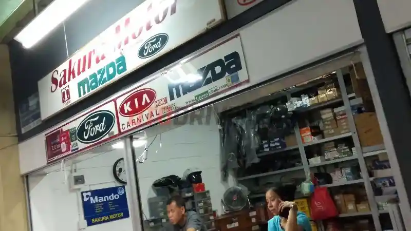 Foto - Mobil Bekas Ford Menggiurkan. Bagaimana Sparepart-nya?