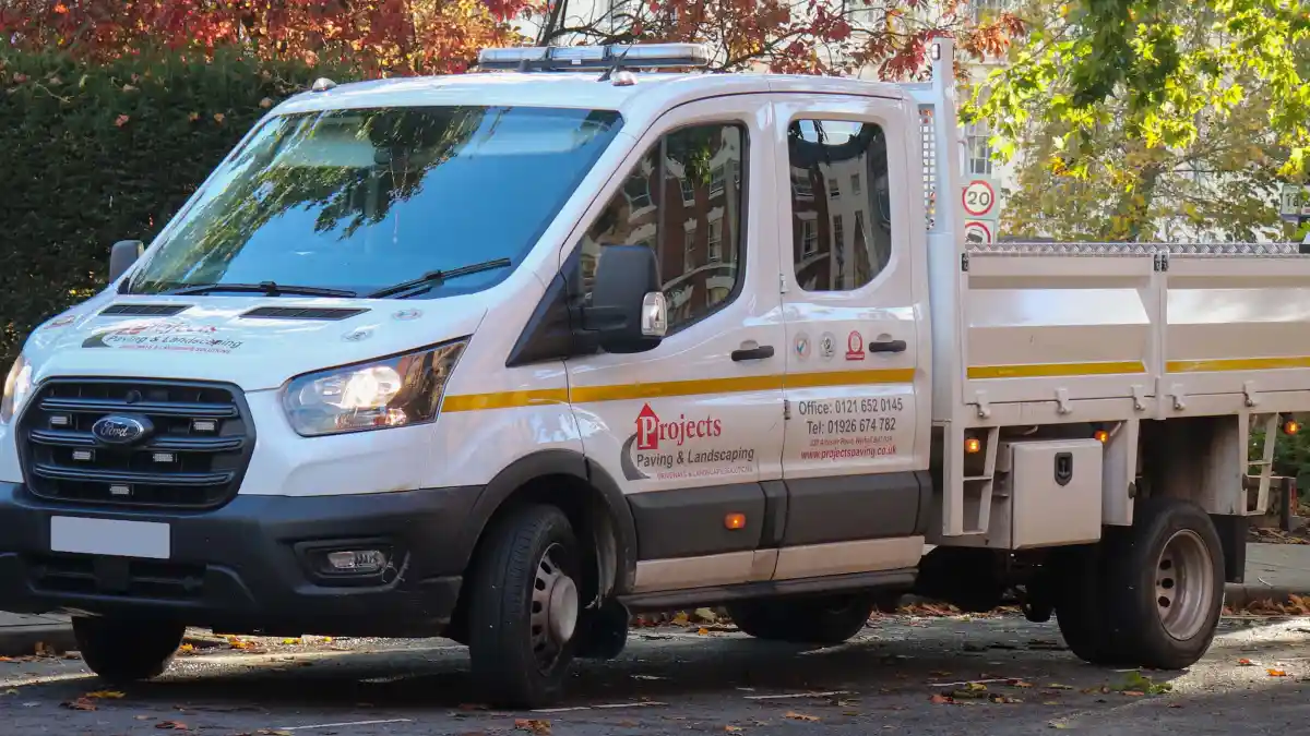 Foto - Ford Transit, Van Yang Digemari Oleh Bandit Dan Polisi