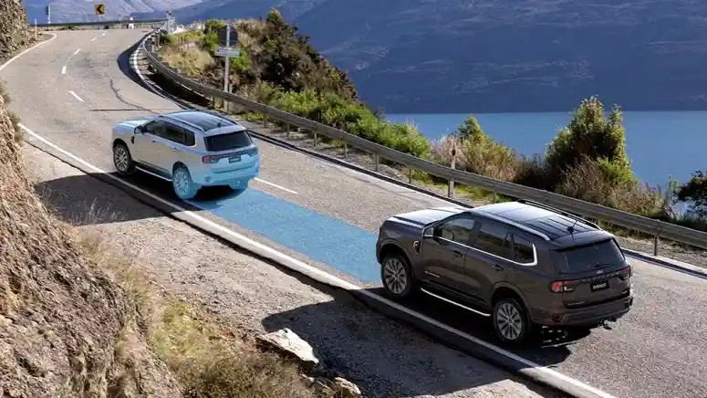 Foto - Meski Dijual Lebih Mahal, Namun Ford Everest Tetap Pede Lawan Fortuner Berkat Fitur-Fitur Ini