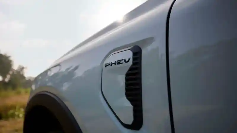 Foto - Ford Ranger PHEV Resmi Melenggang