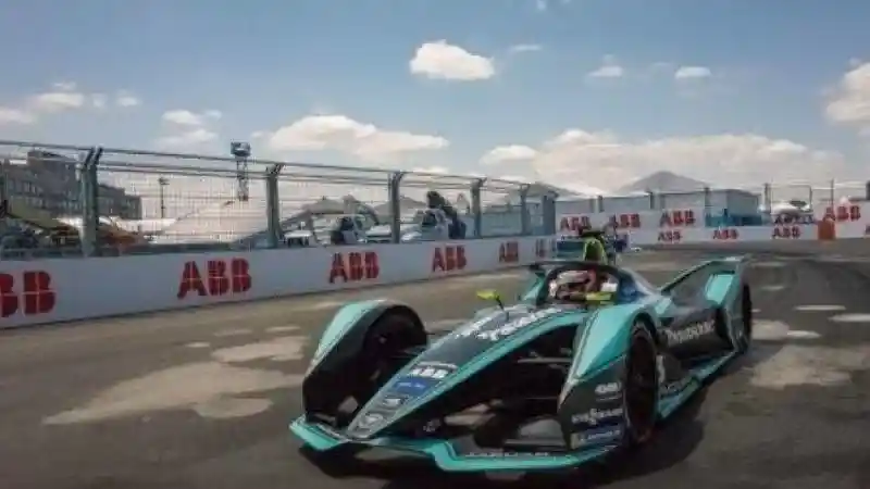 Berita - Formula E Jakarta Resmi Ditunda