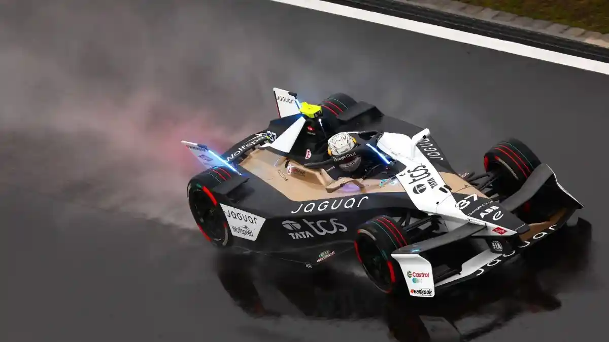 Foto - Ban Formula E Semua Sama, Ini Keunggulannya