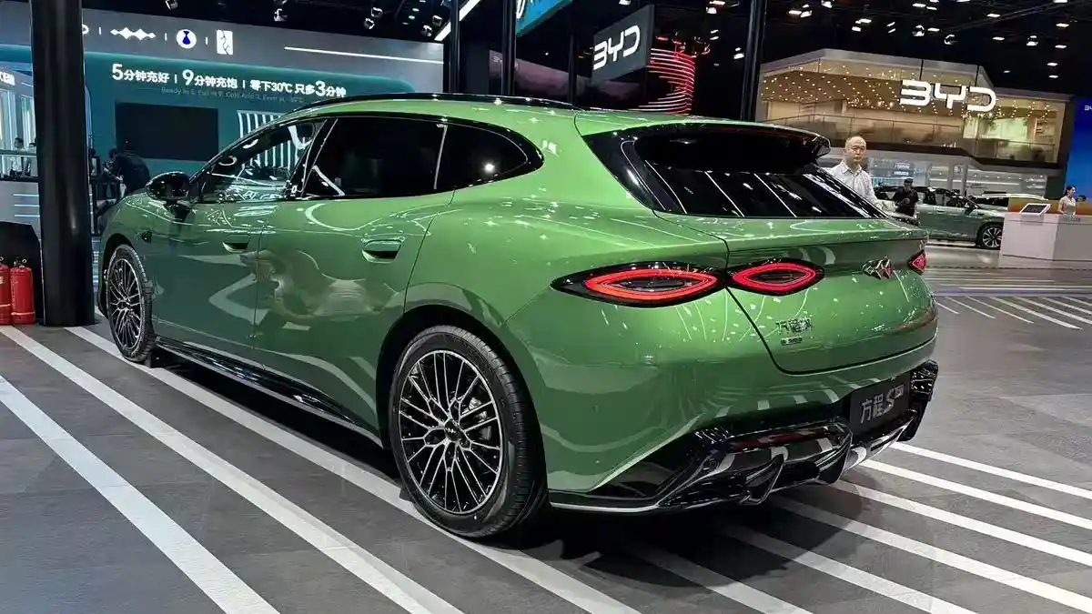 Foto - Formula S GT Terdaftar di DJKI, BYD Siap Tantang BMW i5 Touring di Segmen Wagon Listrik Premium?