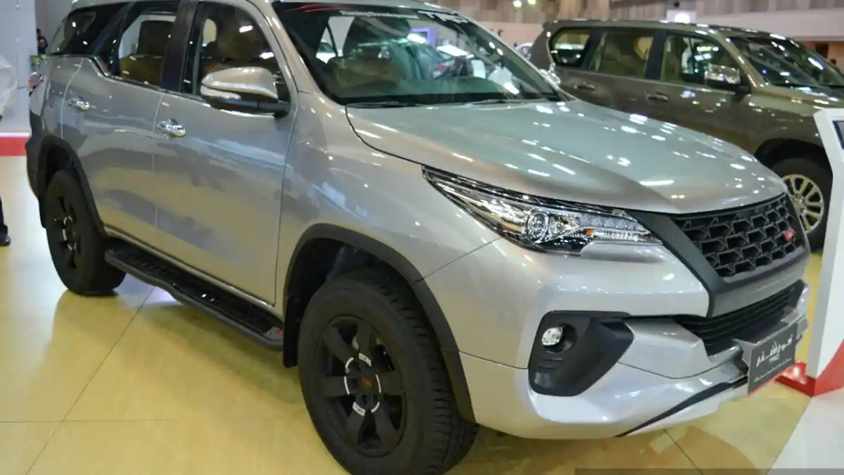 Berita - Begini Tampilan Toyota Fortuner TRD 4.000 CC V6 di Oman