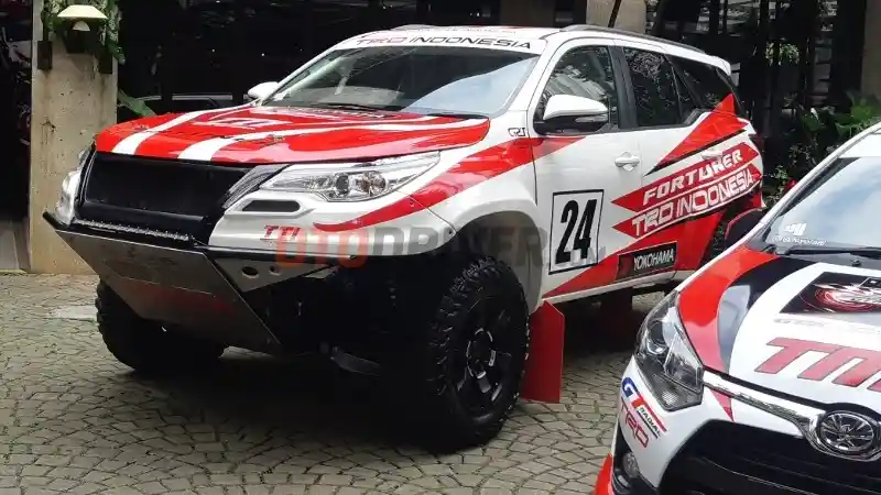 Berita - Toyota Indonesia Terjunkan Fortuner di Lintasan Balap Off Road
