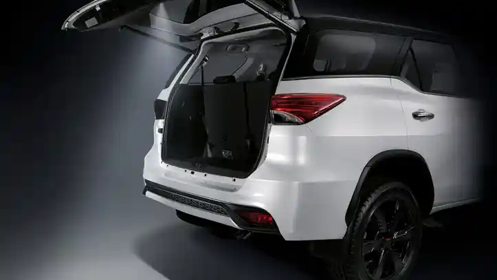 Foto - Toyota All New Fortuner TRD Sportivo Hadir di Thailand Dengan Kaki-Kaki Spesial