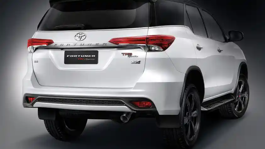 Foto - Toyota All New Fortuner TRD Sportivo Hadir di Thailand Dengan Kaki-Kaki Spesial