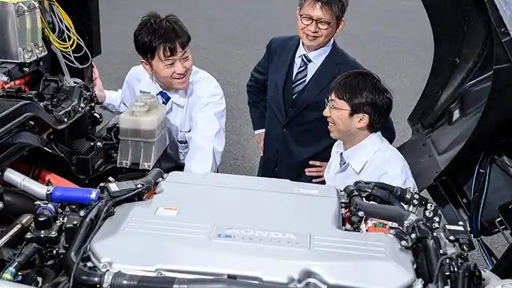 Foto - Honda Kolaborasi Isuzu Riset Truk Hidrogen