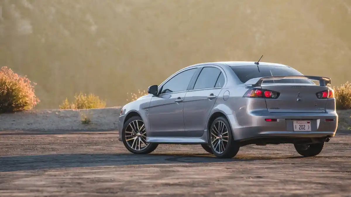 Foto - Mitsubishi Hentikan Generasi Lancer, Untuk 2016 Hanya Facelift