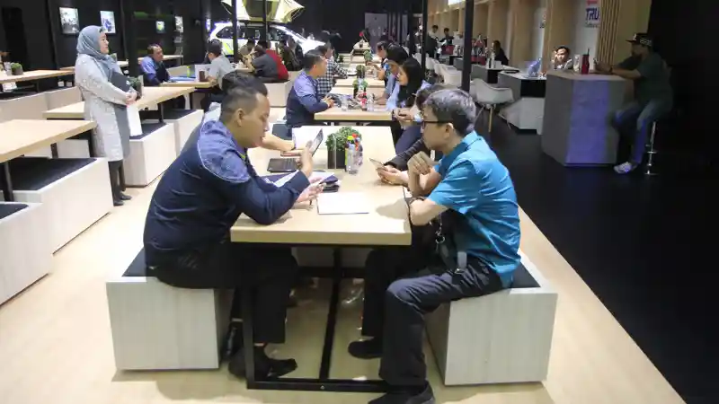 Foto - Mobil Kena Gempa dan Tsunami, Ketahui Lagi Jenis Asuransi