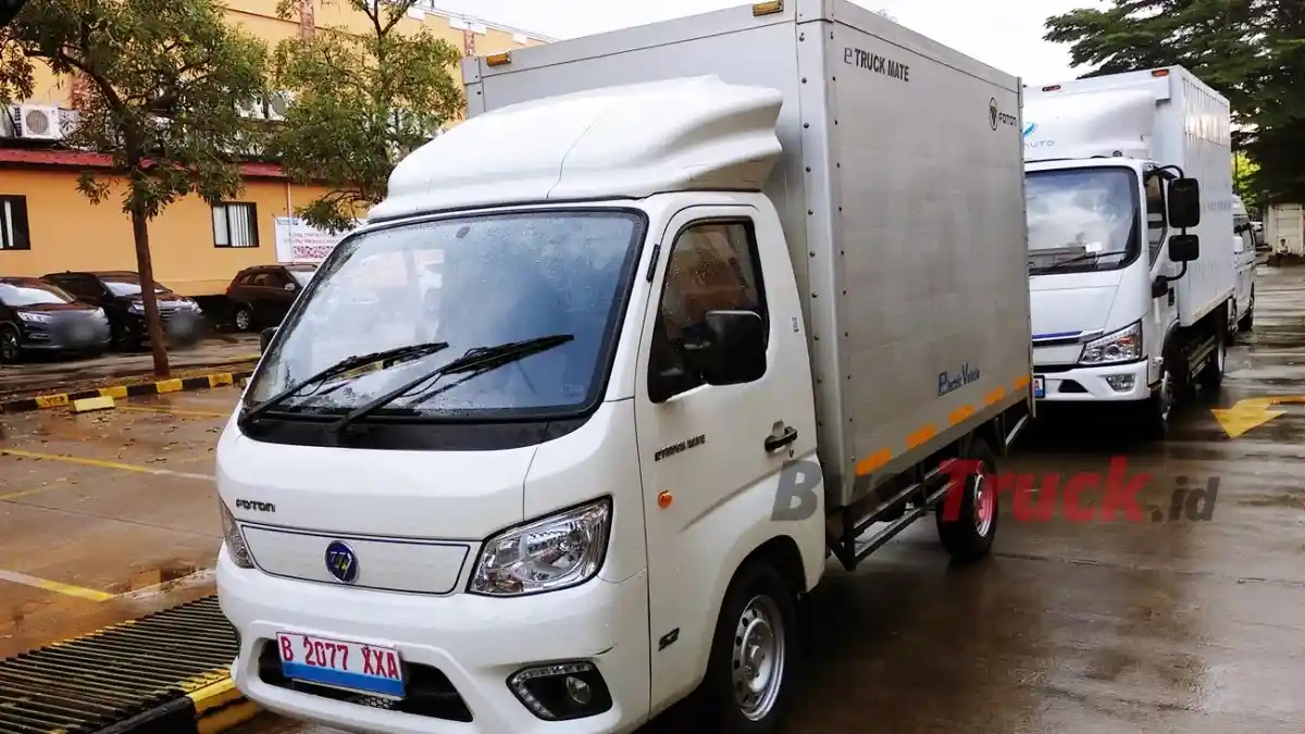 Foto - Bus Dan Truk Penyumbang Polutan Terbesar Di Indonesia, Beralih Ke EV Bisa Jadi Solusi?
