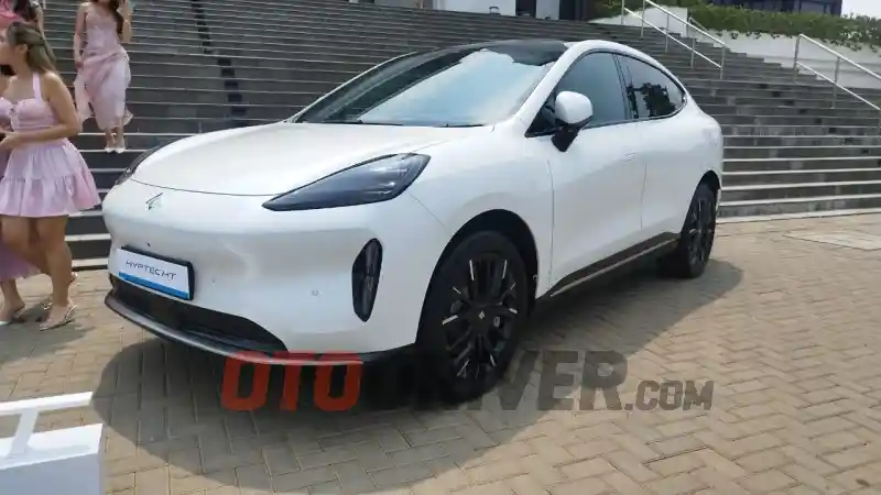 Foto - Harga Aion Hyptec HT Resmi Diumumkan. Hanya ¼ Harga Tesla X