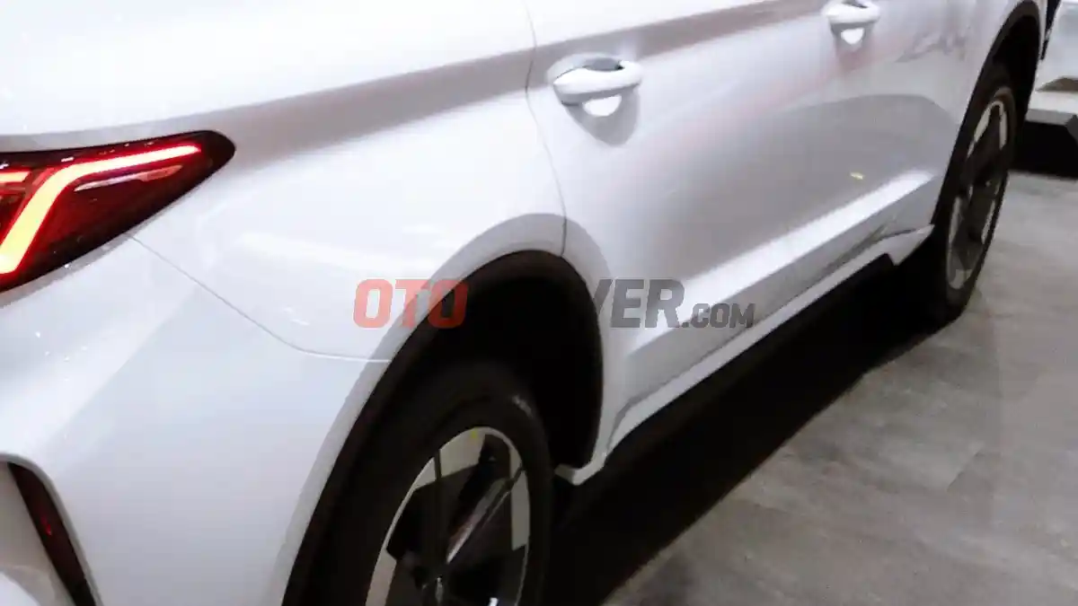 Foto - Gagang Pintu Retractable Akan Dilarang Pada Mobil Buatan Tiongkok