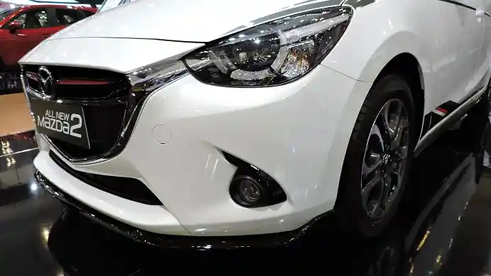 Berita - GIIAS 2015 : Mazda 2 Limited Edisi Merah-Putih Hanya 100 Unit Saja