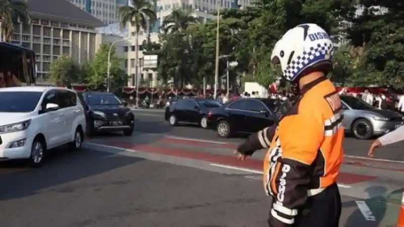 Berita - Kemenhub: 2 Jutaan Kendaraan Keluar Wilayah Jabodetabek 