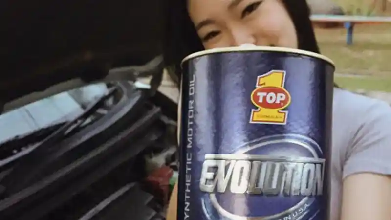 Foto - Cara Ganti Oli Mobil Sendiri, Ikuti 5 Langkah Mudah Ini